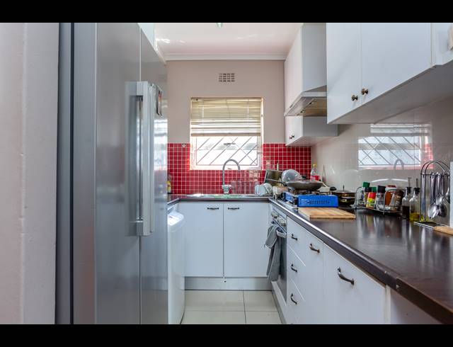 2 BEDROOM FLAT SOLD IN LANSDOWNE